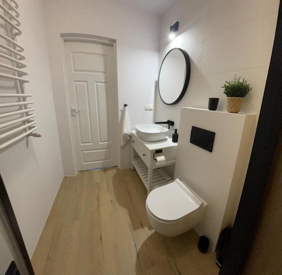 Apartament Mala Ogrodowa Leilighet Oborniki Śląskie Eksteriør bilde
