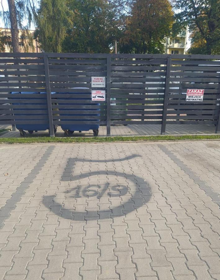 Apartament Mala Ogrodowa Leilighet Oborniki Śląskie Eksteriør bilde